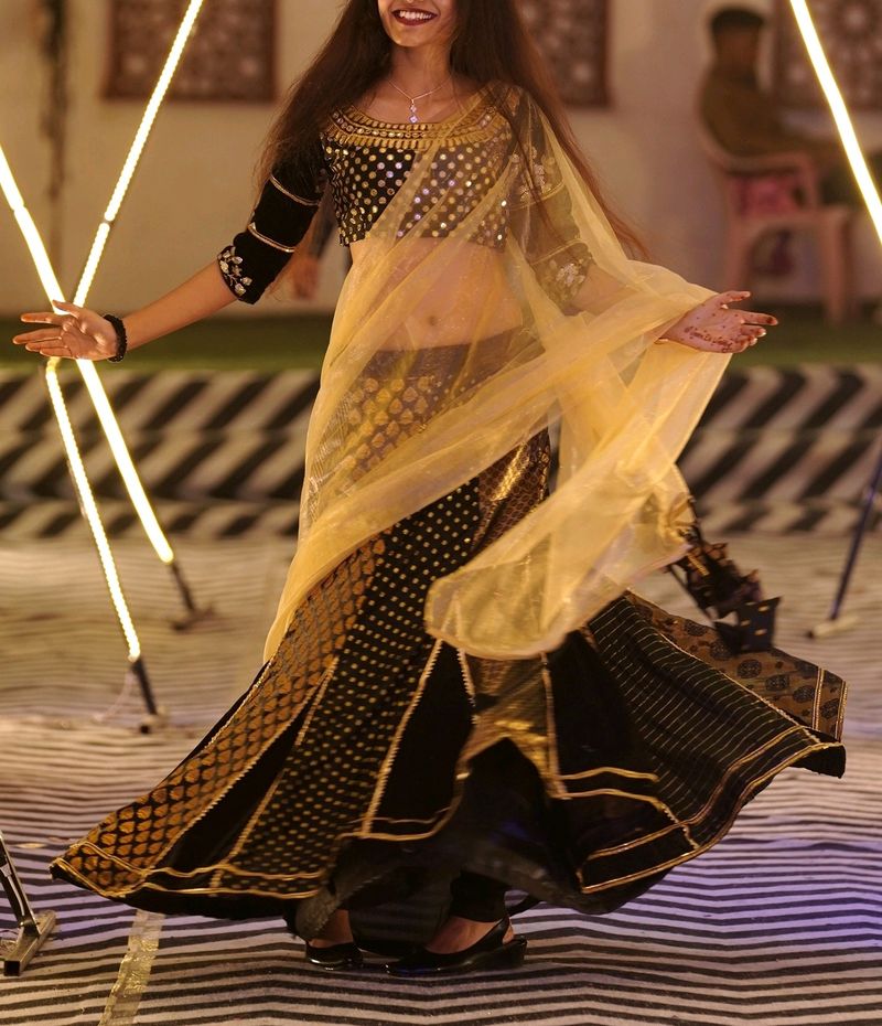 Black Lehnga 🖤