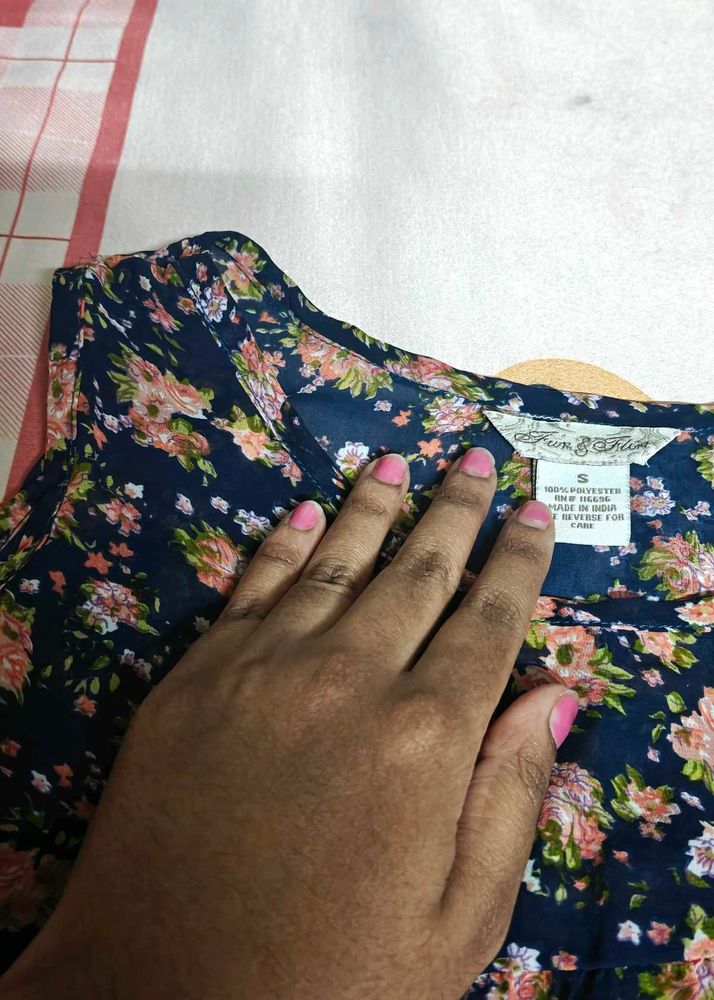 Chic Floral Print Blouse