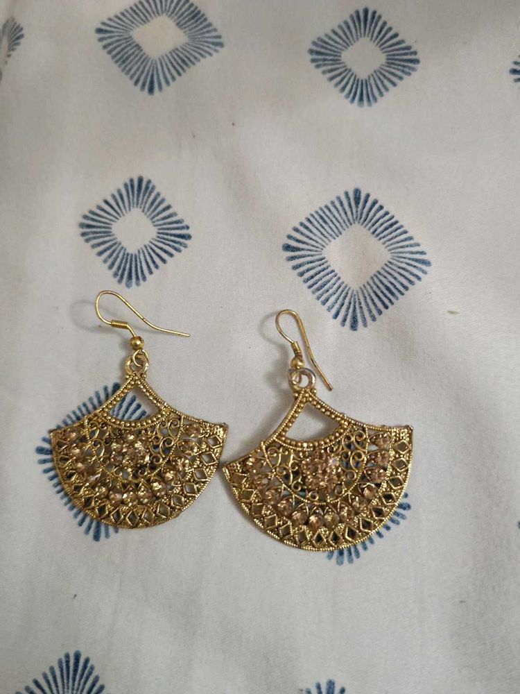 Beautiful Fan Shaped Earrings