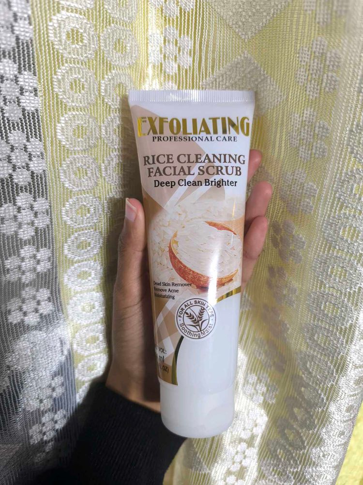Exfoliating Rice Cleaning Facial Scrub