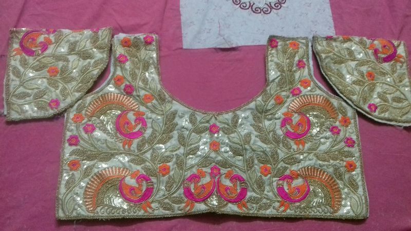 Blouse Pice Very Priitty Finishing Work Free Gift