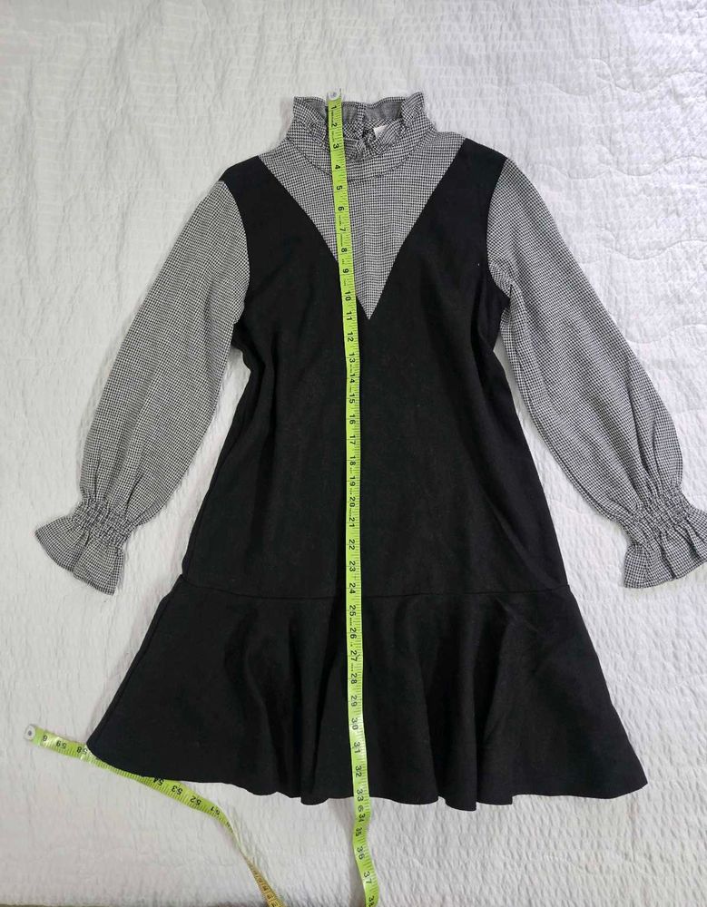 Chic Black &amp; White Mini Dress