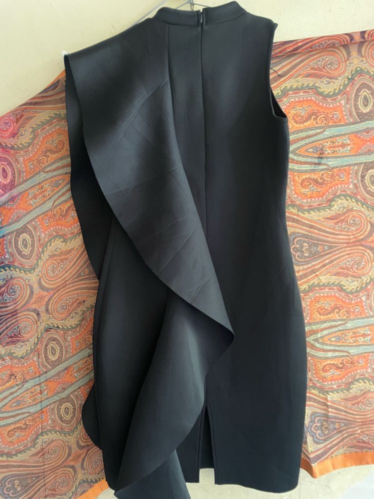 Vera Moda Asymmetric Ruffle Black Dress