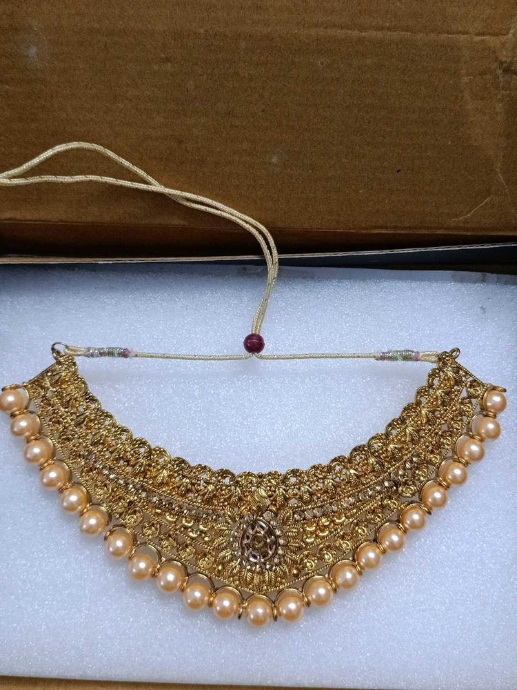 Exquisite Gold Pearl Necklace Set
