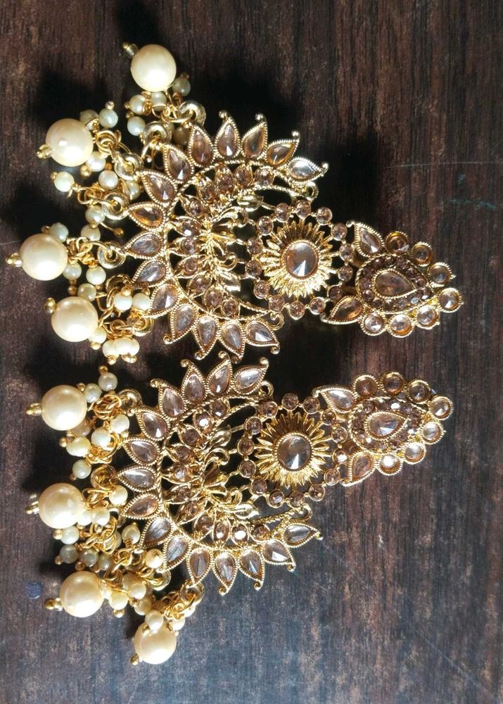 Exquisite Gold Tone Pearl &amp; Crystal Earrings
