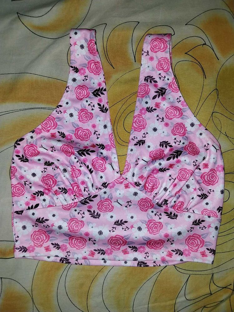 Ditsy Floral Print Halter Neck Crop Top