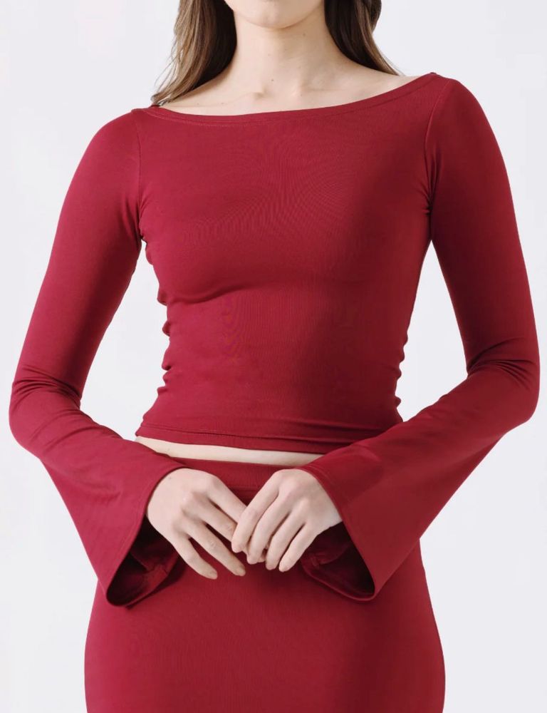 Nefs finds Chic Bell Sleeve Crop Top