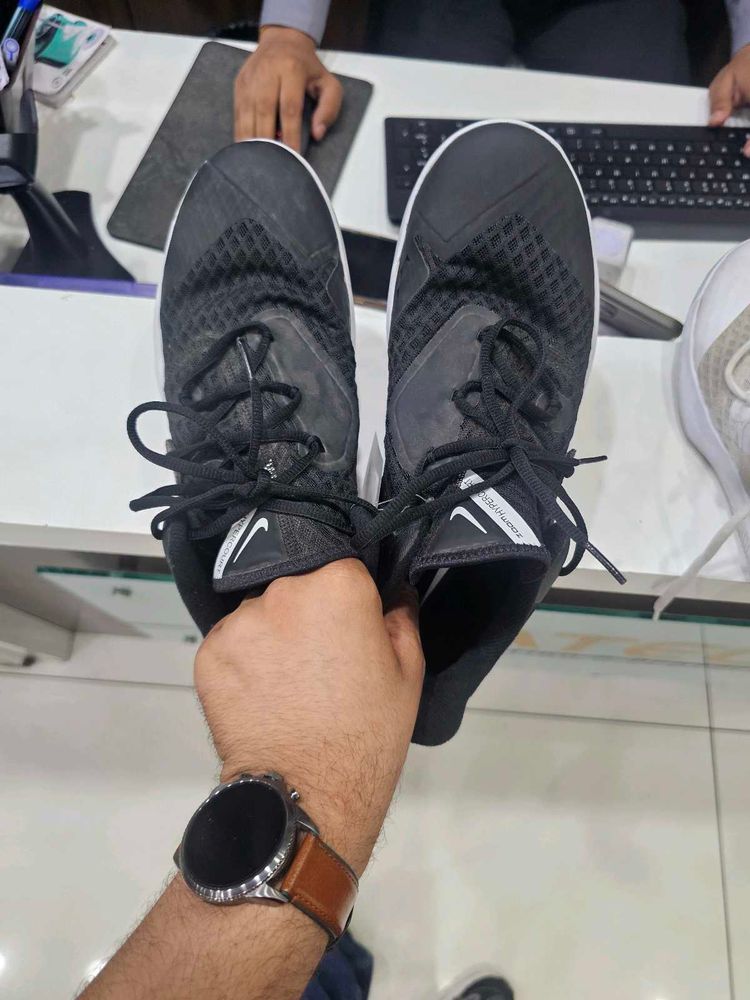 Nike White Sports Shoes