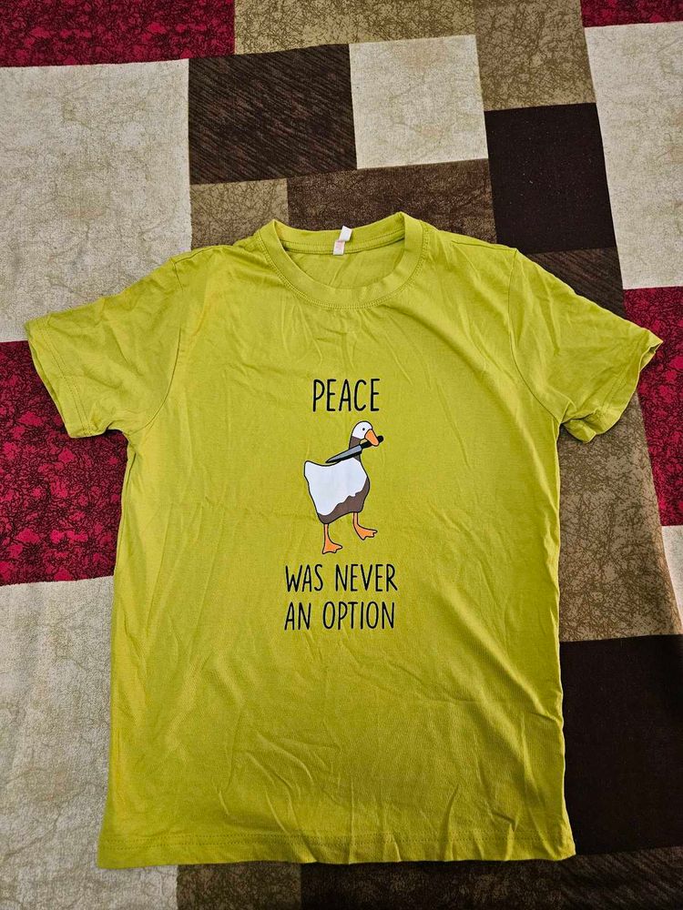 Funny Duck Graphic T-shirt Size (S)