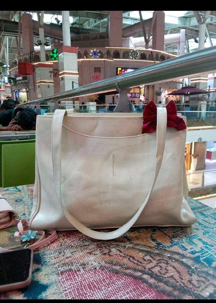 Chic Cream Tote Bag with Red Bow Accent