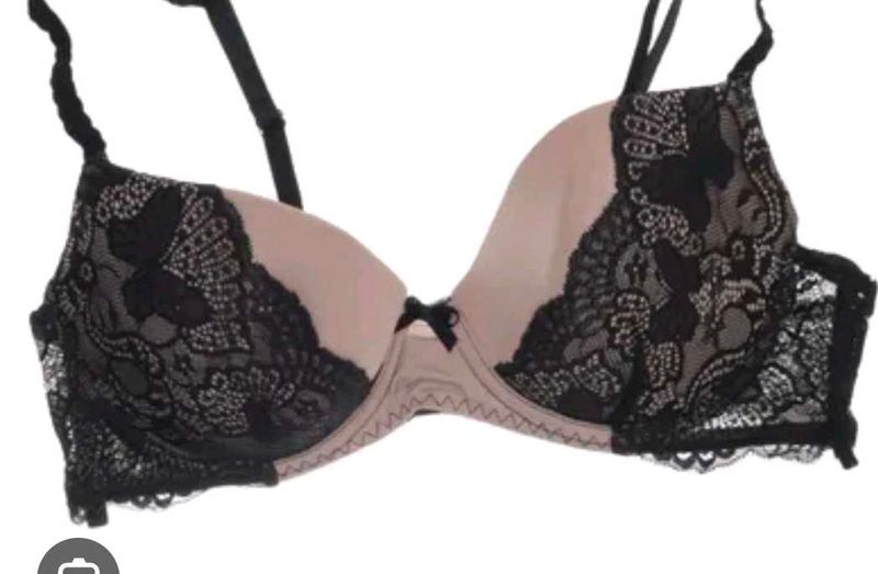 Lace Detail Bra with beautiful brief 👍