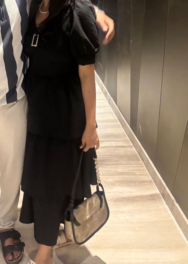 Elegant Black Tiered Midi Dress