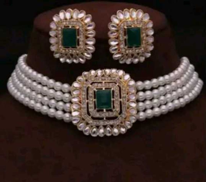 Emerald &amp; Pearl Jewelry Set