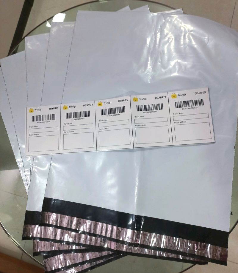 5 Freeup labels and shipping bags