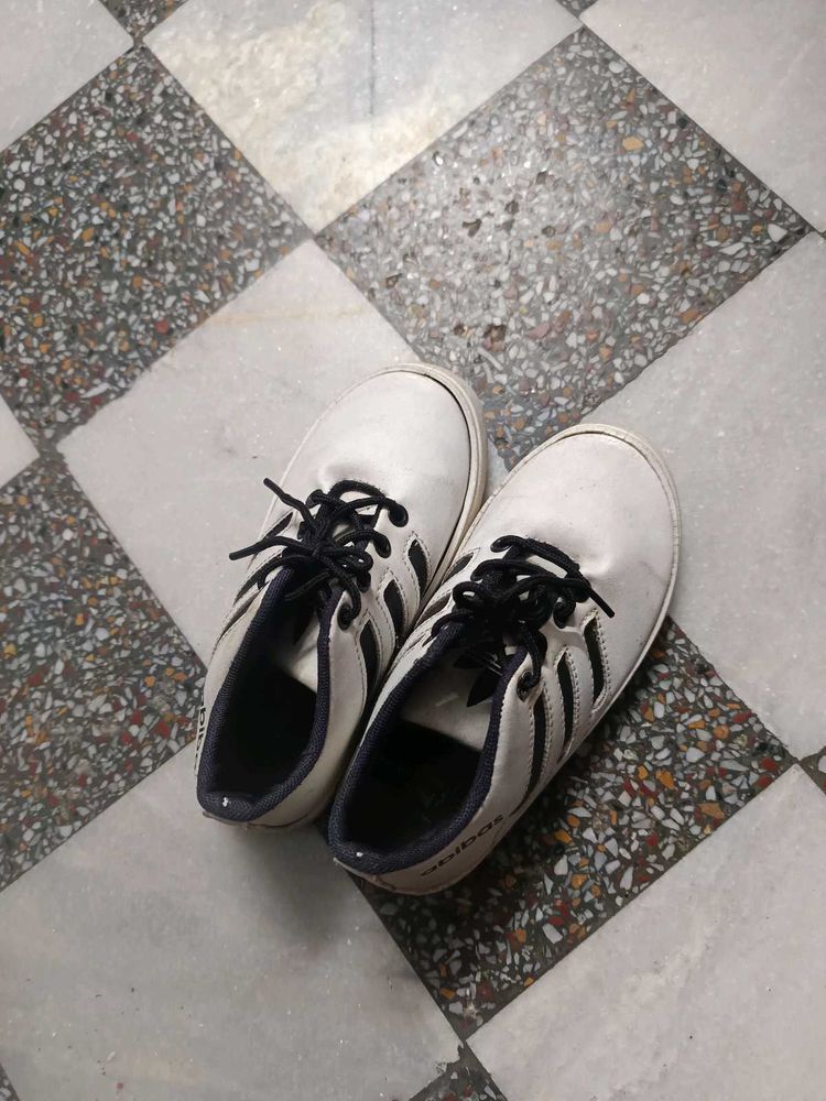 Abibas Sneakers