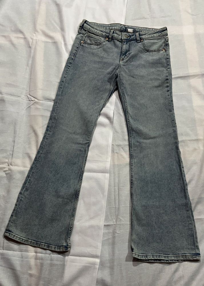 Light Wash Flared Jeans