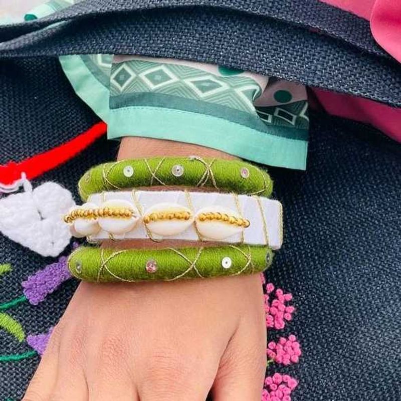 Handcrafted Shell Bangles - Bohemian Style💚