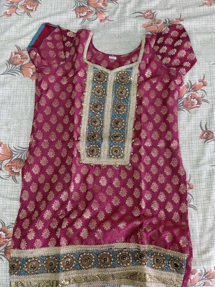 Beautiful Embellished Kurta with moti work