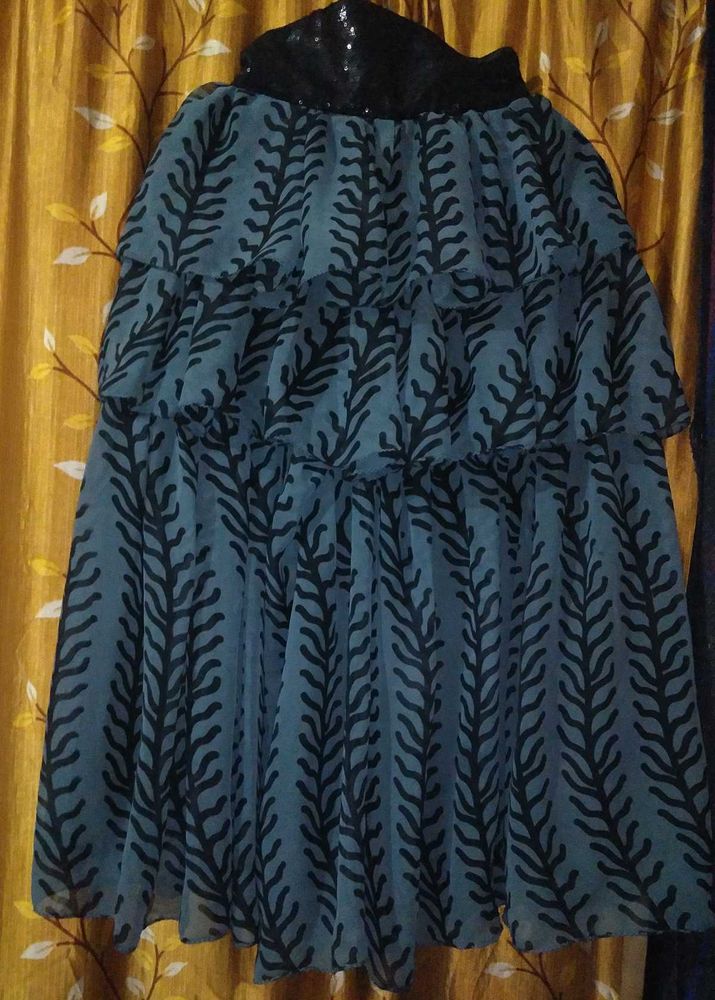 Leaf Print Tiered Skirt