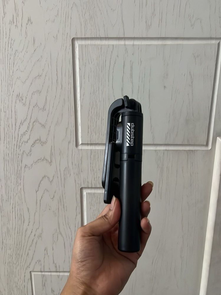 📸🎞️Black Selfie Stick