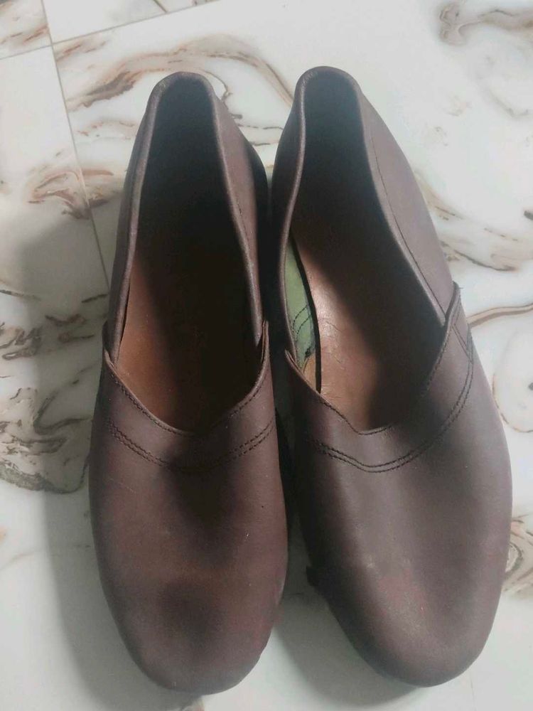 Classic Brown Leather Flats