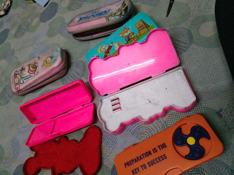 Combo Of 7 Pencil Box &amp; Poches In Good Condition