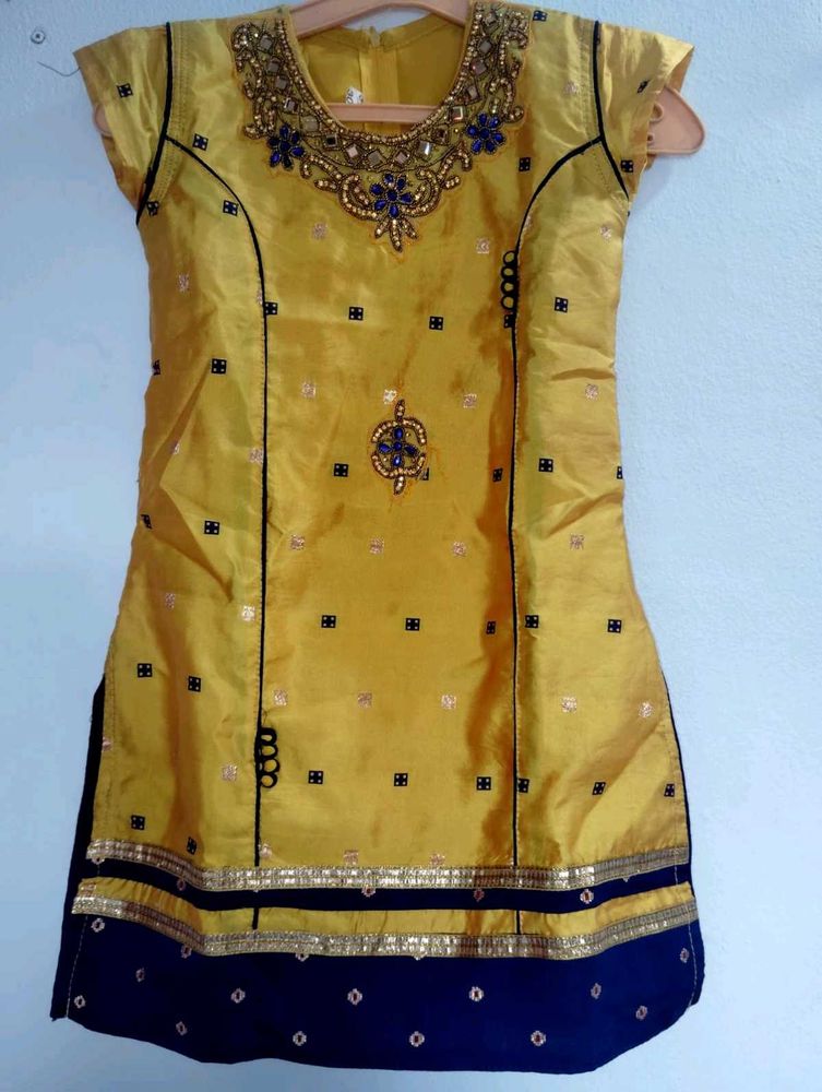 Free  Hairband Beautiful Punjabi Indian Dress