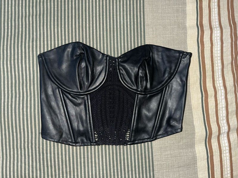 🖤 Zara Faux Leather Corset Top – Black (Size M)