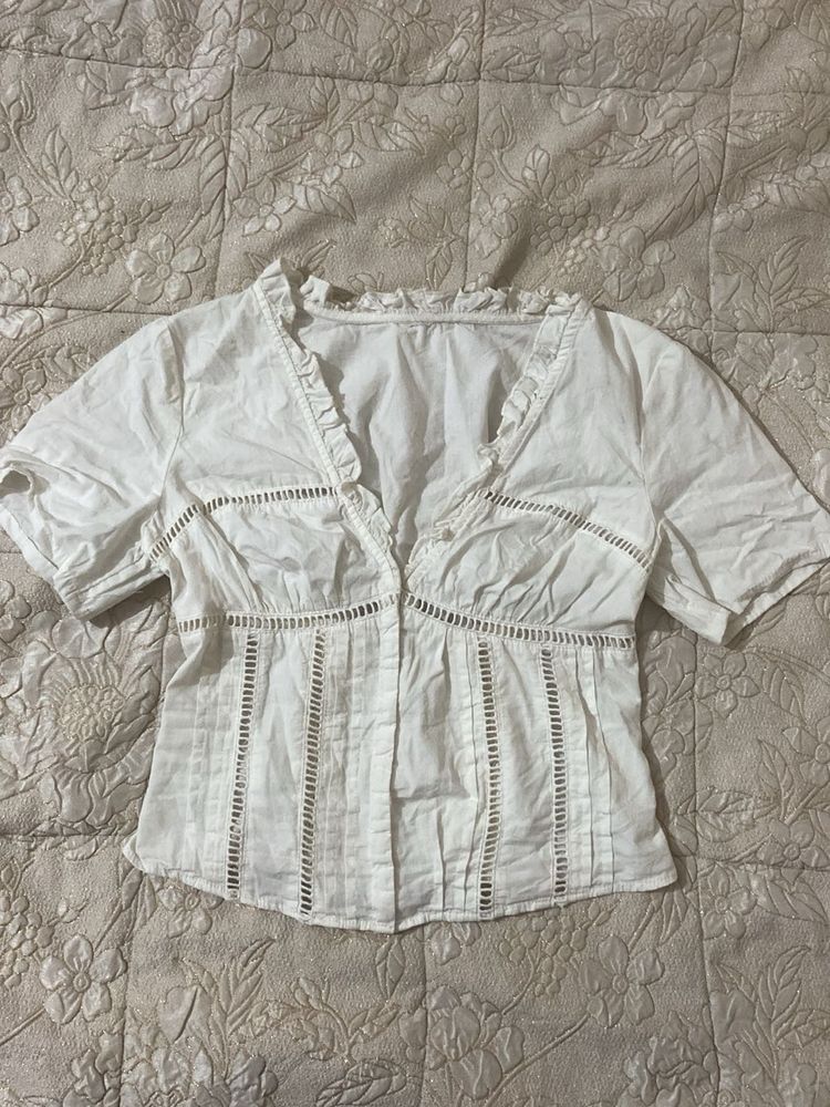 Chic White Short-Sleeve V-Neck Blouse
