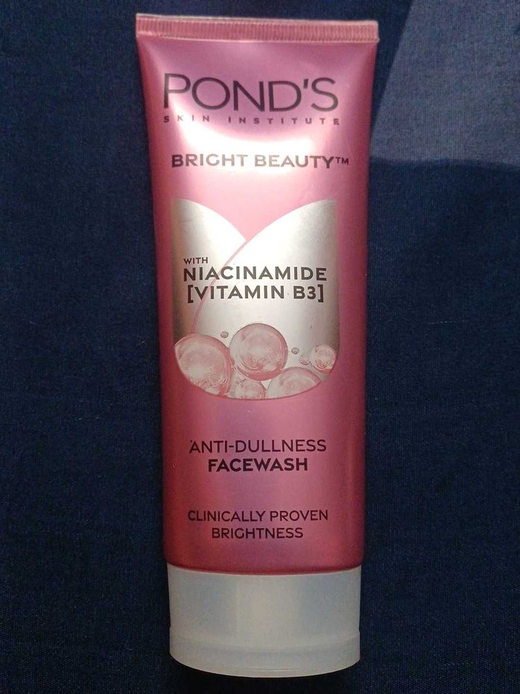 Pond's Bright Beauty Facewash