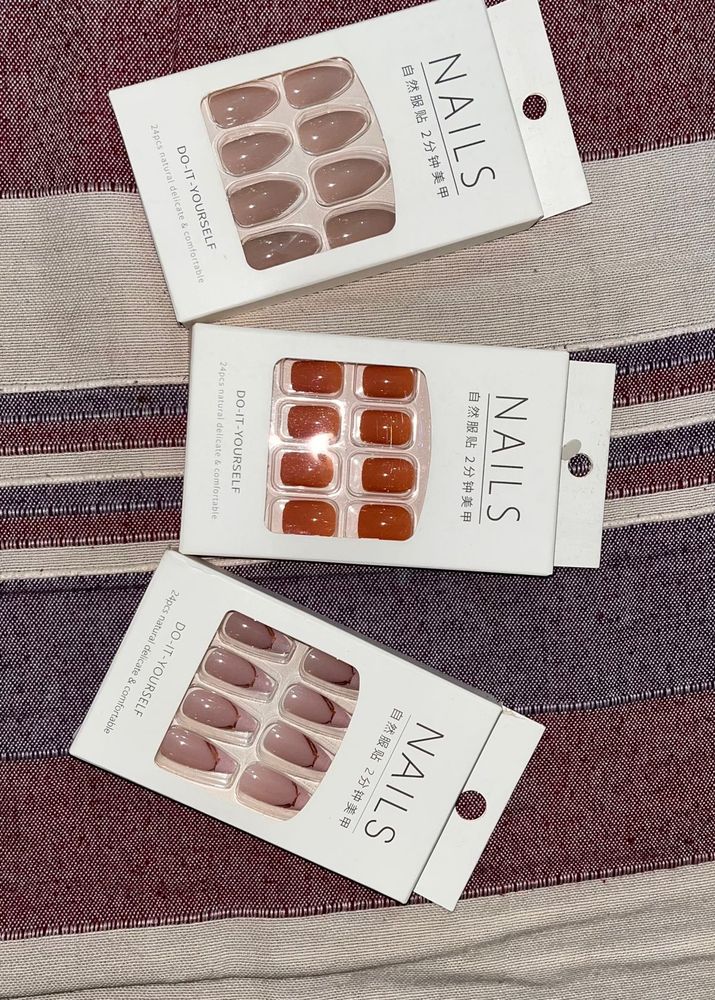Do-It-Yourself False Nails Set