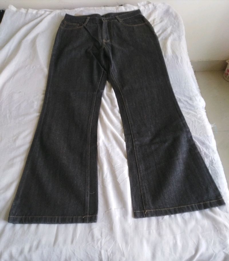 Bell Bottom Jeans For Youngsters