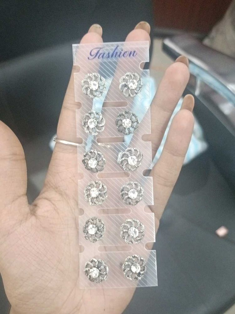 Flower Stud Earrings Set( black jewellery)
