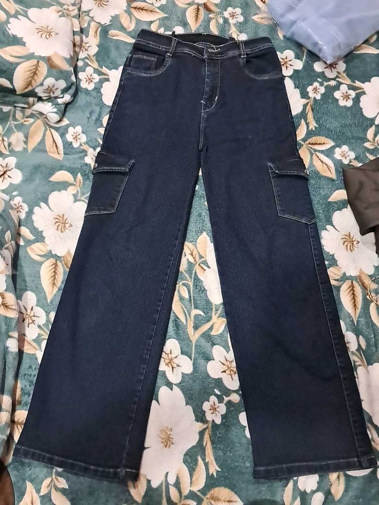 Wide Leg Cargo Jeans