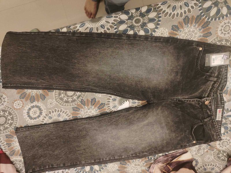 trendy charcoal baggy jeans