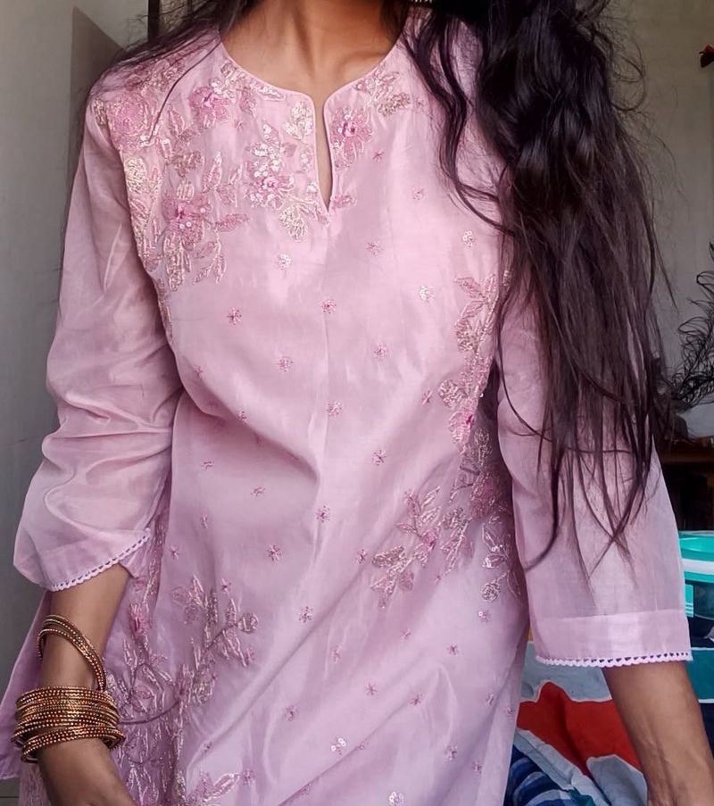 Beautiful Pink Embroidered Kurta
