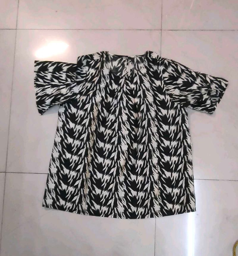 cream and black Print Top