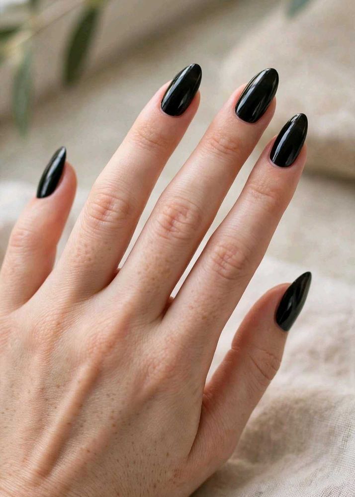 Black Press-On Nail Set
