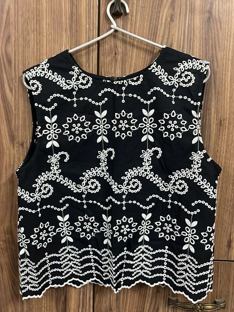 MANGO ethnic top schiffli