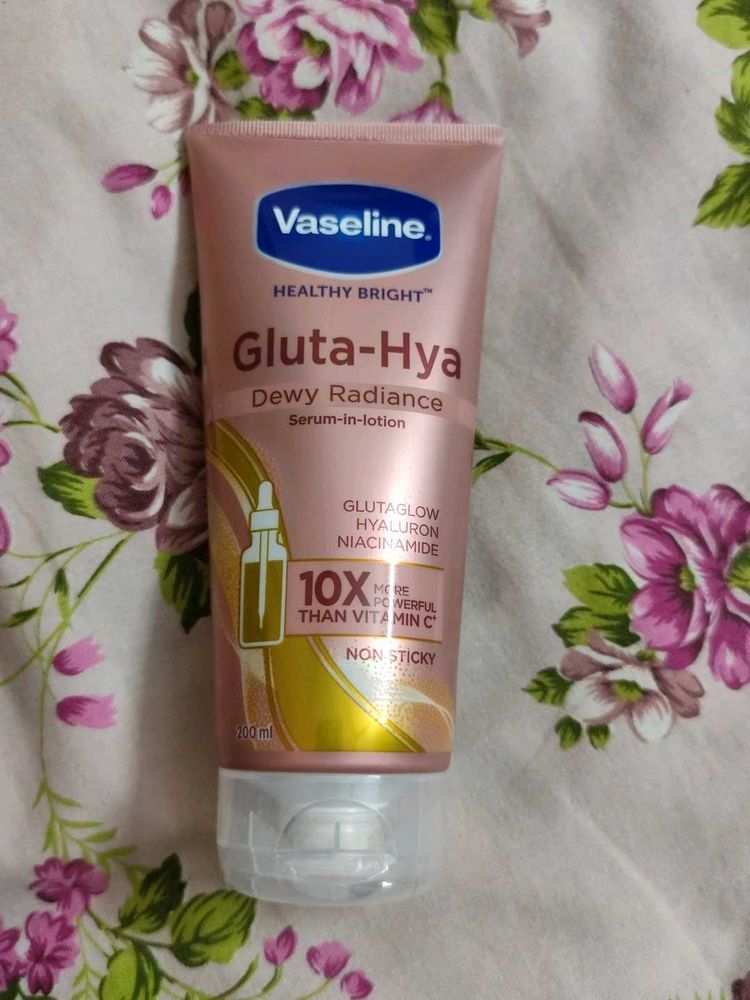 Vaseline Healthy Bright Gluta-Hya Serum-in-Lotion