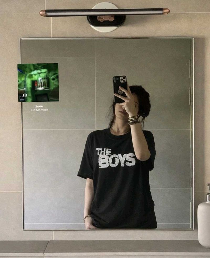 lightweight Graphic Tee - Black