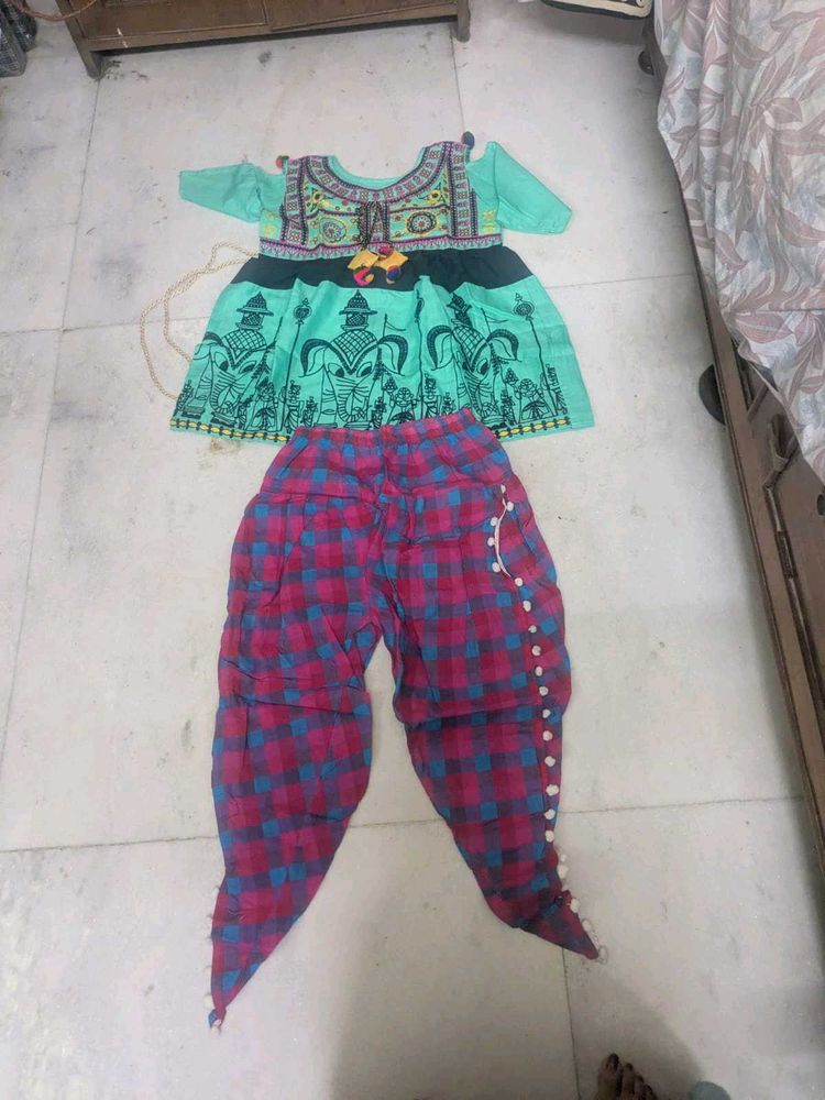 Stylish Ethnic Kurta Set (Gujrati Style)