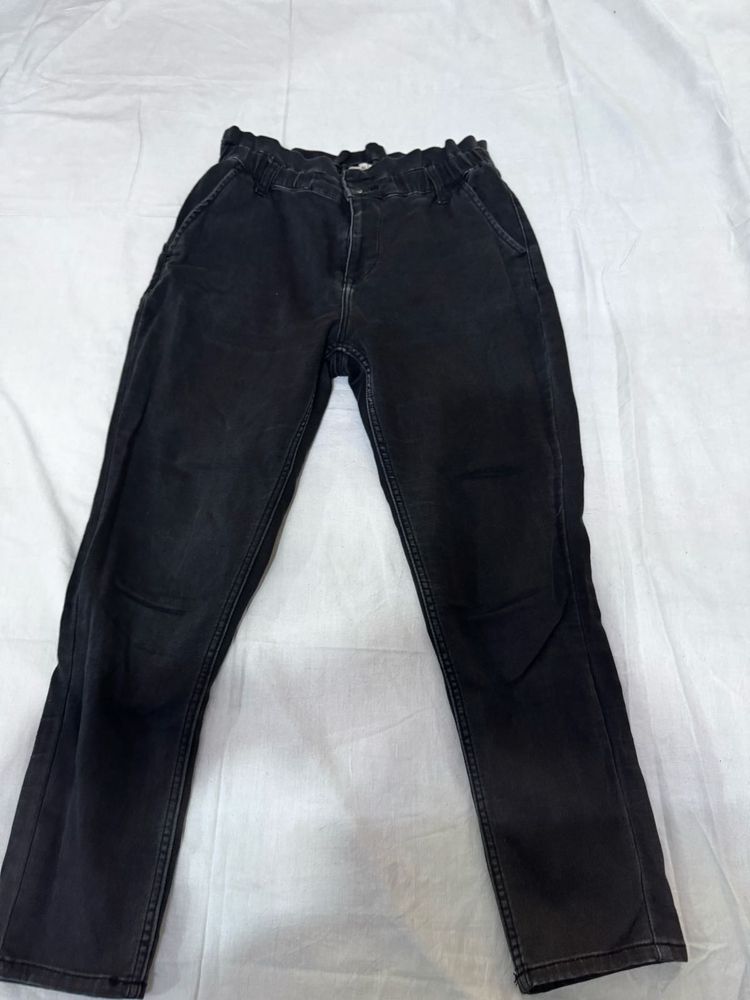 Chic High-Waisted Black Denim Jeans