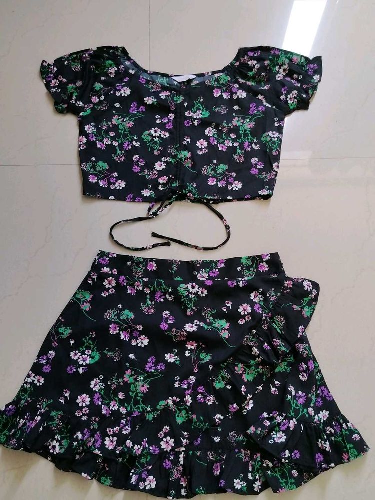 Floral Print Crop Top &amp; Skirt Set