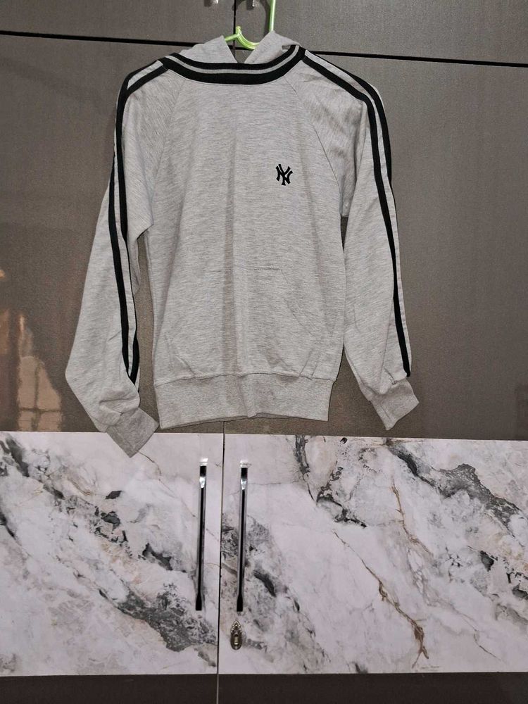 NY Yankees Grey Hoodie