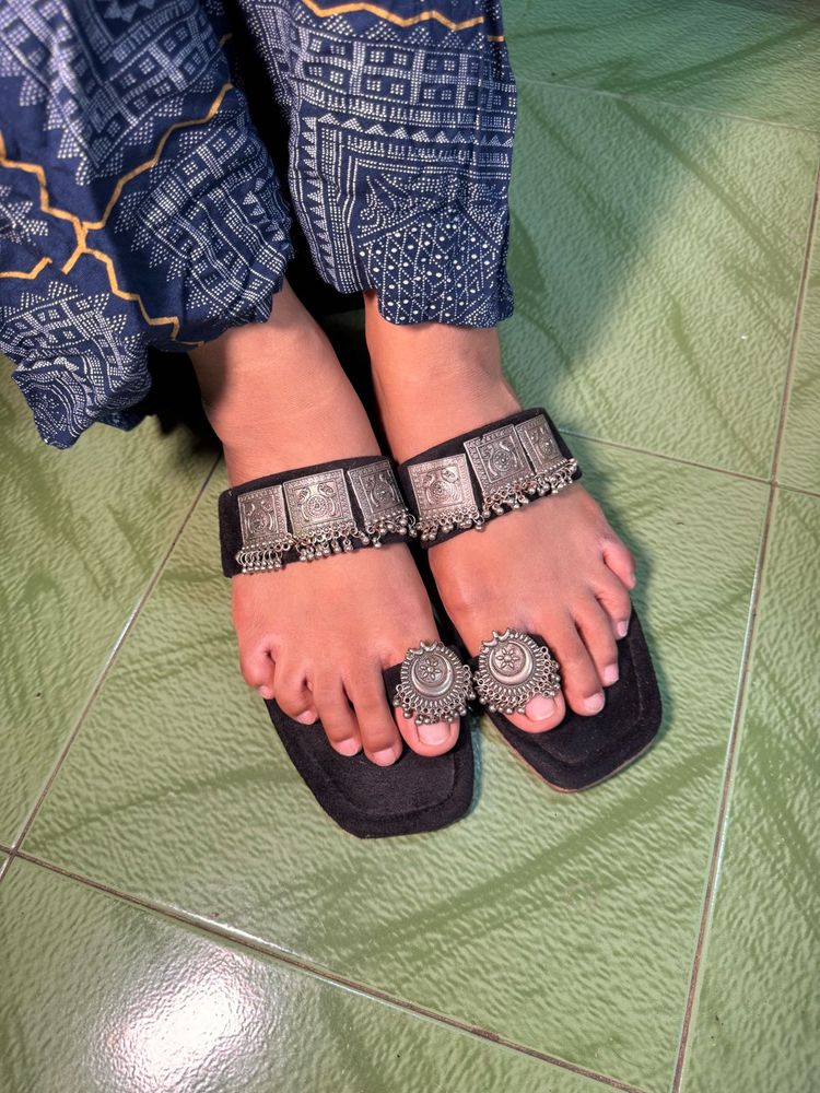 Trendy slippers