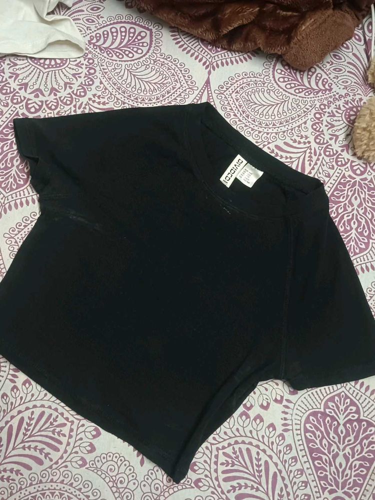 Divided Black Tee - Casual Style