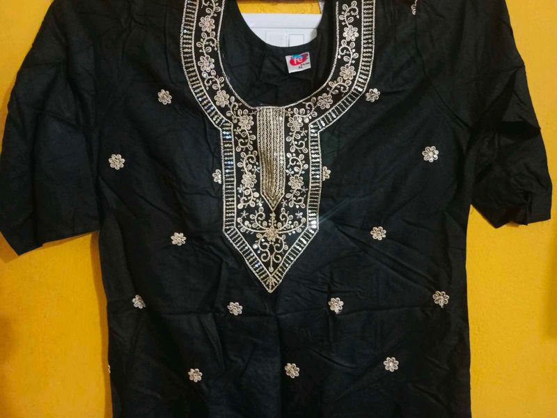 Black Embroidered Kurta