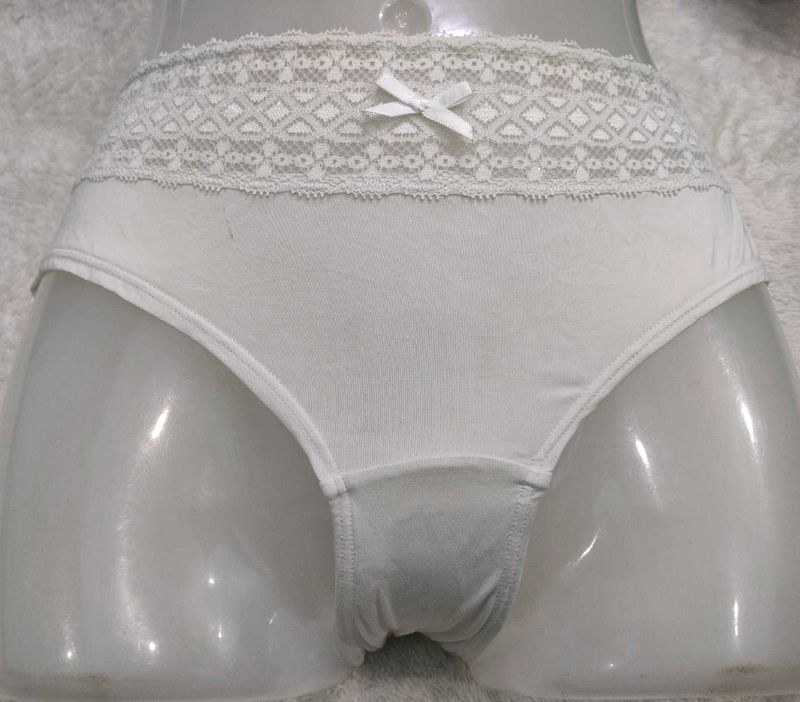 Comfortable White Briefs with Lace Trim 🖤