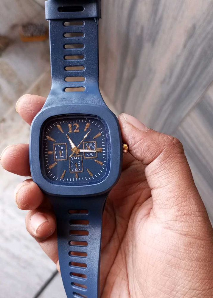 Stylish Blue Analog Watch